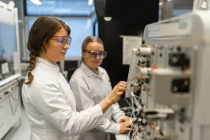 Desentumille 8 M€ minuuteissa – yhtiön allergiarokote voi lyhentää siedätyshoidon kestoa vuosista kuukausiin