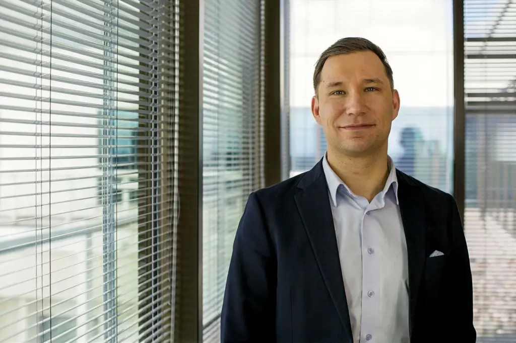 Elon salkunhoitaja Jukka Järvinen.