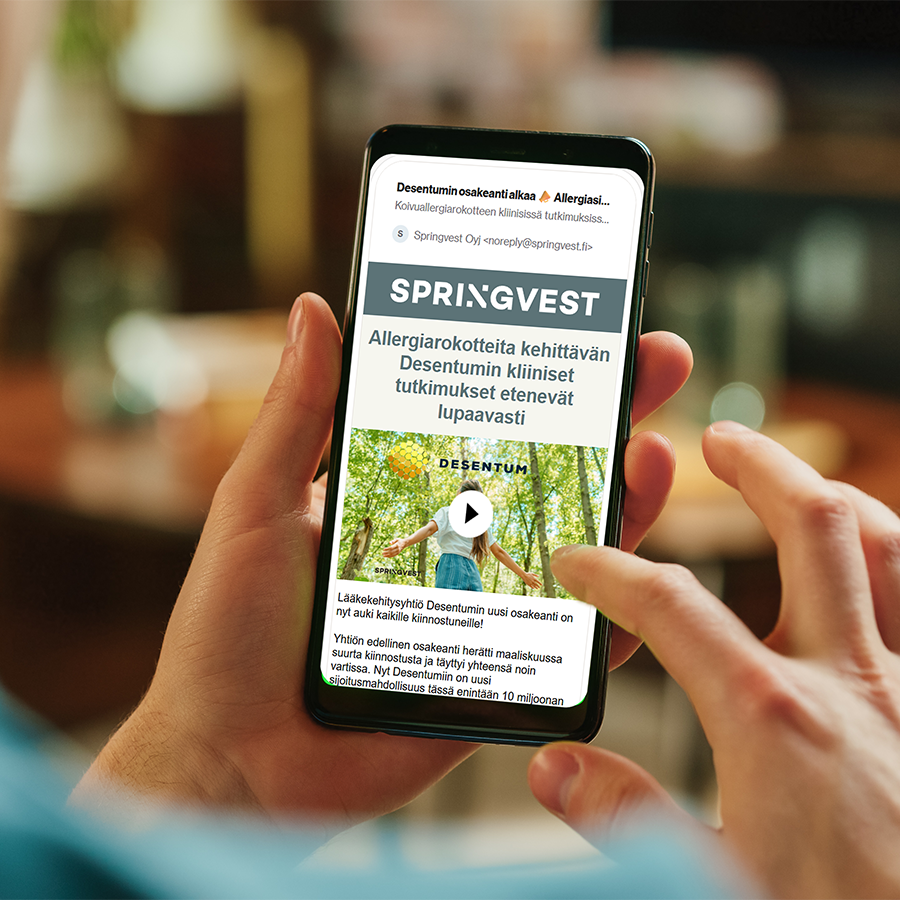 Puhelimessa kuva Springvestin rahoituskierroksen uutiskirjeestä